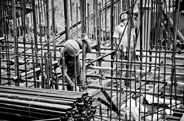 dělníci na staveništi