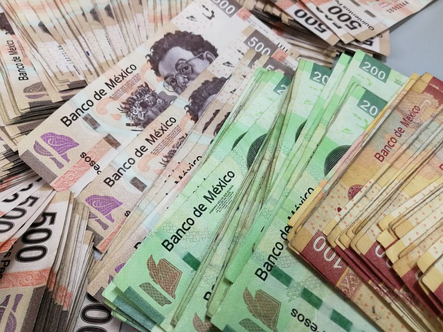 mexické bankovky, velké množství